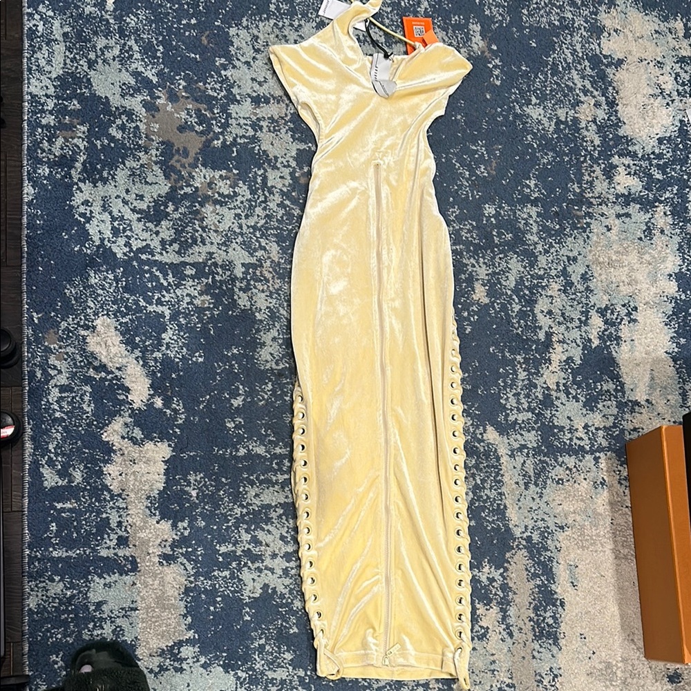 BBX BRAND Elegant Yellow Lace-Up Velvet Dress